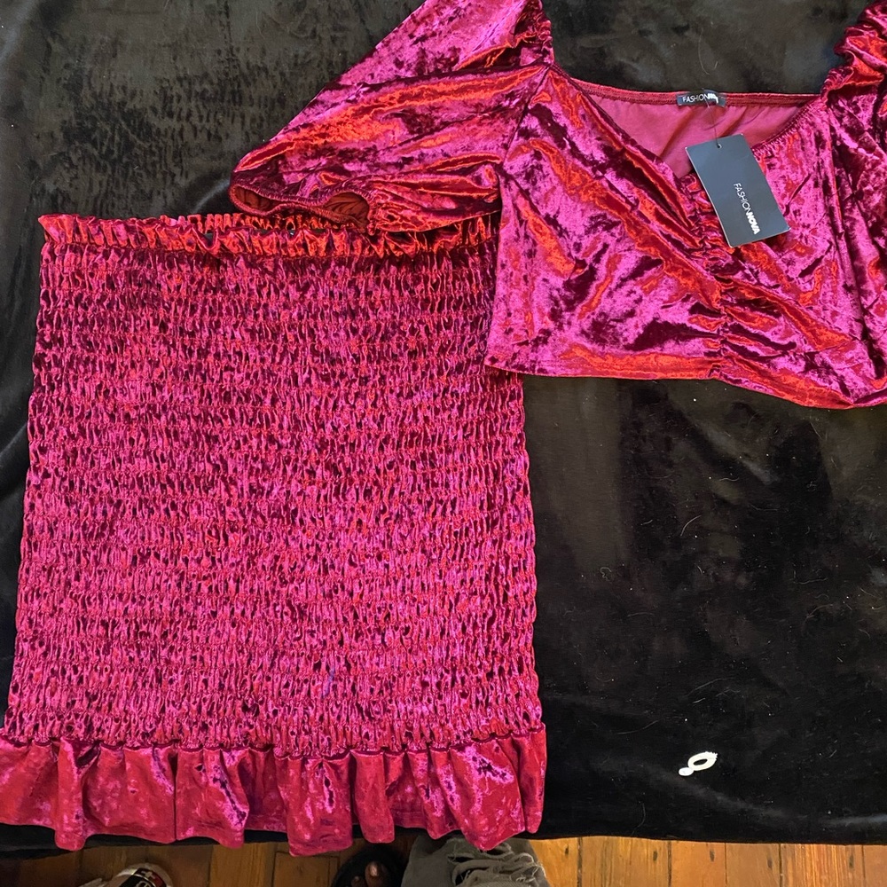 Tempted velvet skirt set